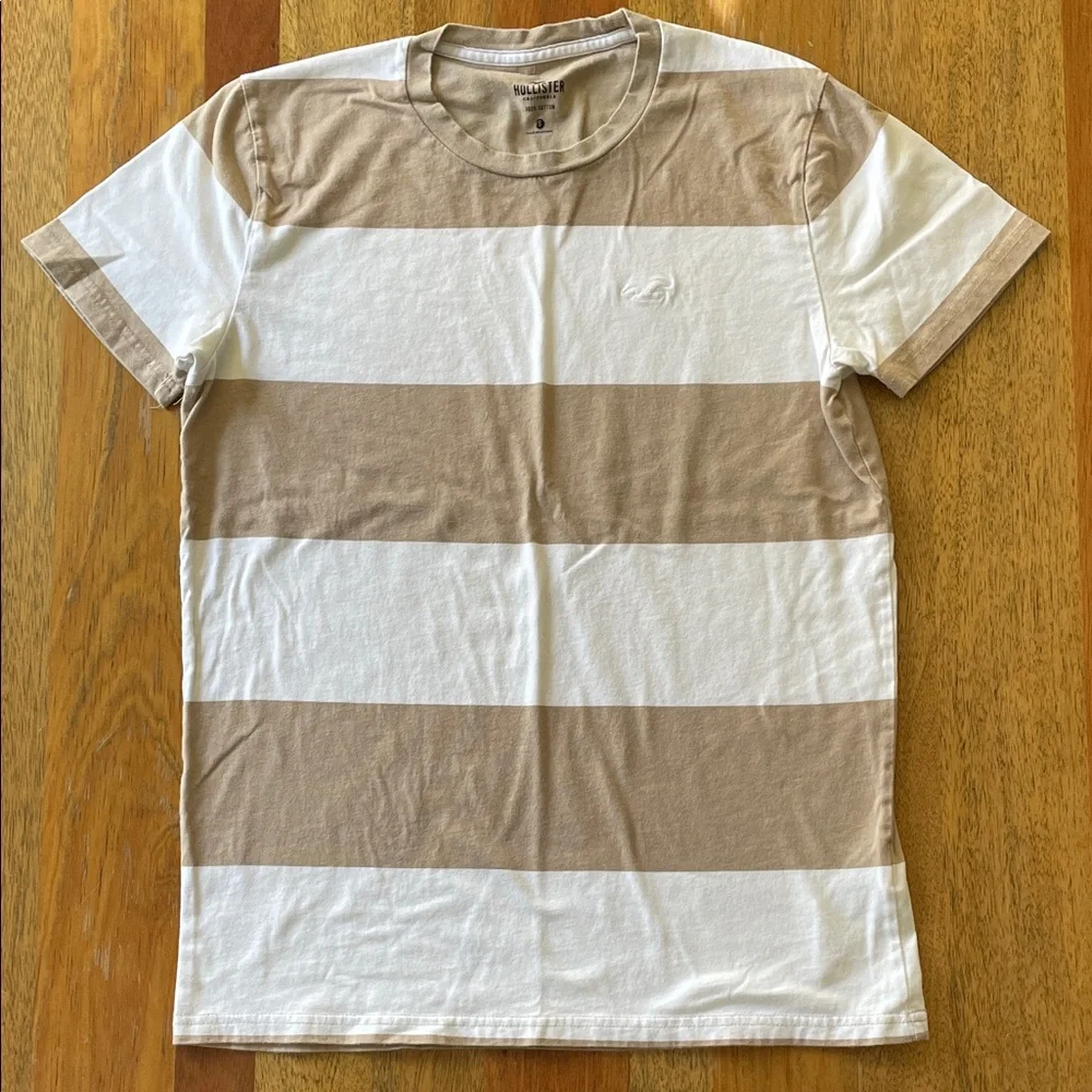 Hollister Men's Short Sleeve Shirt - Tan and White Stripes